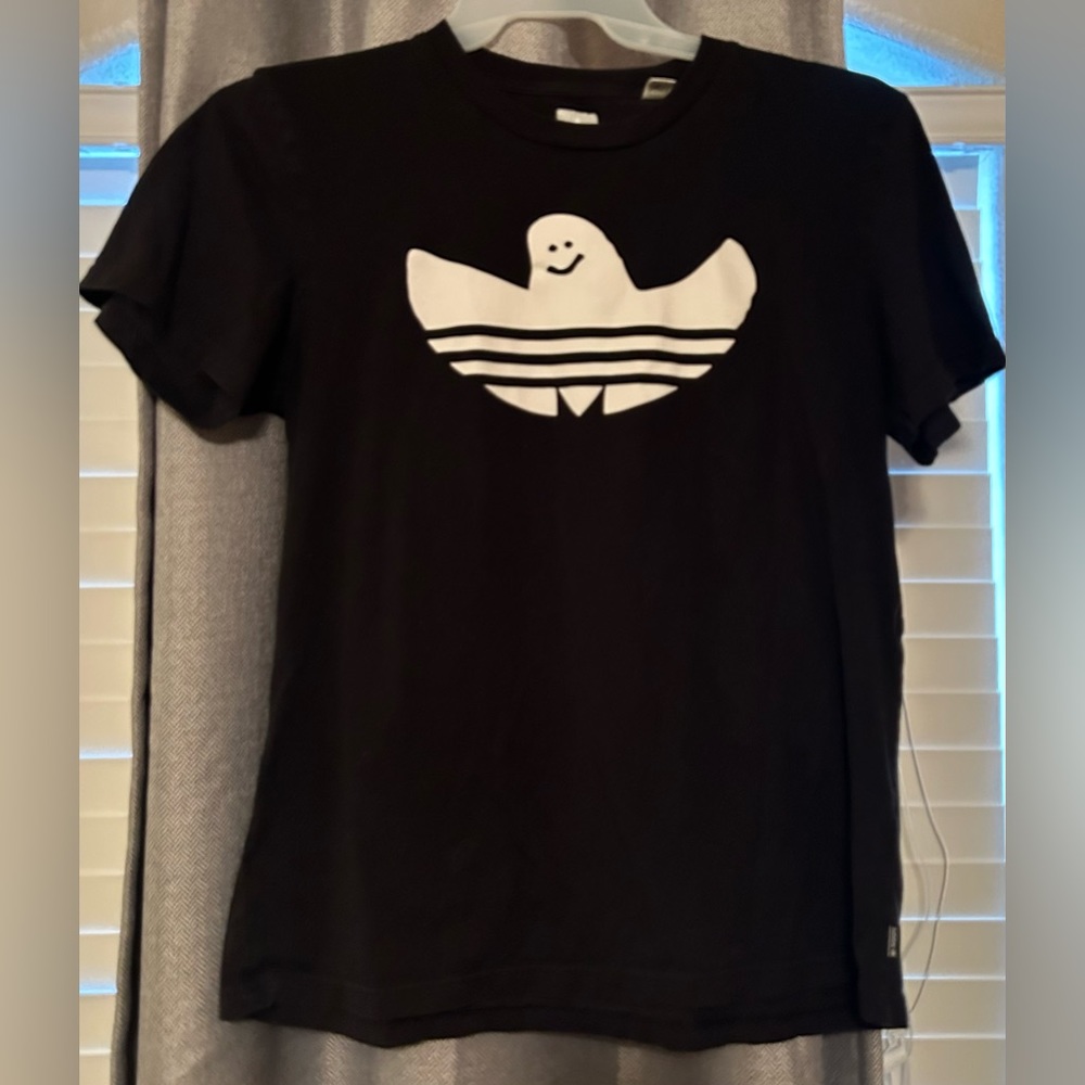 Used Adidas Ghost T-Shirt | kids medium | Black and white